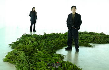 [포토] 라인문화재단 '프로젝트 스페이스 라인' 개관 2인전 작가 '박기원-박소희'