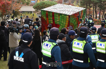 [포토] 공직선거법 위반 '김혜경' 선고에 몰린 유튜버
