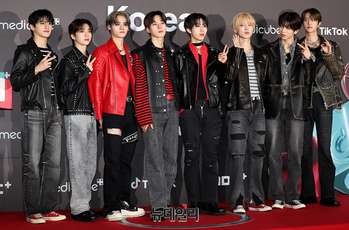 [영상] 에잇턴 "틱톡 어워즈 왔어요"