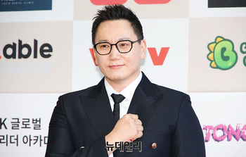 [영상] 더원 '축하무대 기대하세요'