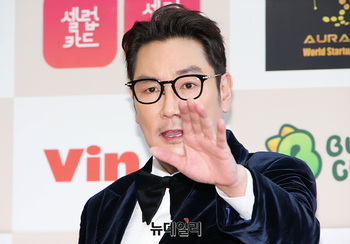 [영상] 조진웅 '상 받아 기쁩니다'