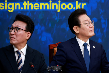 [포토] 두리번거리는 이재명 대표와 김민석 최고위원