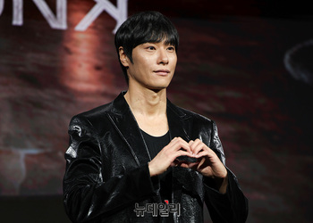 [포토] 트렁크 김동원 '소심한 하트'