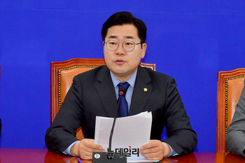 [포토] 회의 주재하는 박찬대 더불어민주당 원내대표