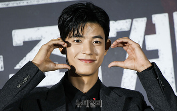 [영상] 가족계획 로몬 '양볼 하트'