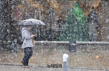 [포토] 서울 대설주의보...'최대 10cm 더'