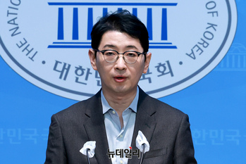 [포토] '강제집행 면탈방지법' 발의 배경 설명하는 주진우 의원