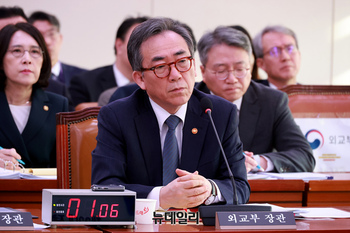 [포토] '사도광산 추도식' 관련 질문에 답하는 조태열 장관