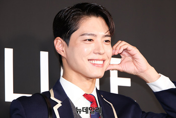 [영상] 박보검 '여심 녹이는 미소'