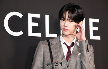 [영상] 투어스 도훈 '패션의 완성은 얼굴'