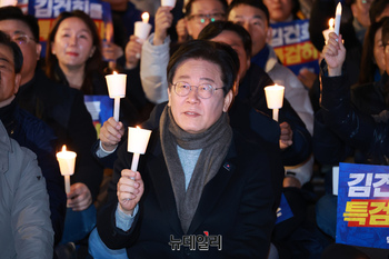 [단독] '모래성 권위'의 민낯 … 이재명은 집회 독려, 비명계는 워크숍