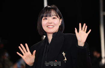 [영상] 이상희 '반갑게 손인사'