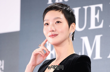 [영상] 김고은 '귀엽게 볼 콕'