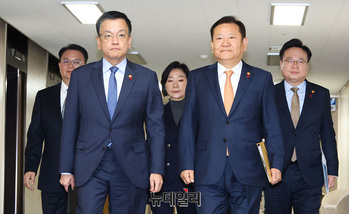 [포토] 합동 브리핑 참석하는 방기선·최상목·오영주·조규홍·이상민