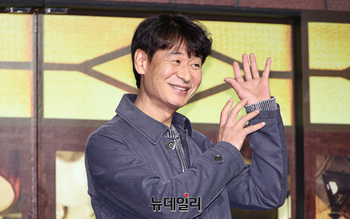 [영상] 조명가게 박혁권 '블링 블링'