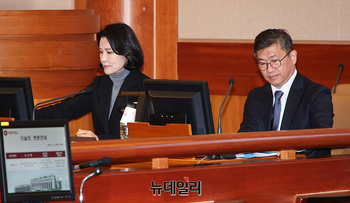 [포토] 헌법재판소 출석한 이진숙 방통위원장