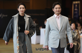 [영상] 설영희 살롱 패션쇼 런웨이 오른 배우 유태웅