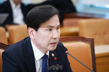 [포토] 계엄령 관련 답변하는 김선호 국방부 차관