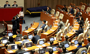 [포토] 김건희 특별법 표결 앞두고 피켓든 진보당