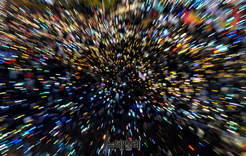 [포토] 윤 대통령 탄핵안 의결에 여의도로 몰려든 촛불