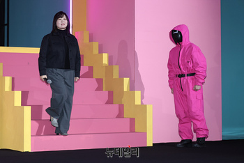 [포토] 입장하는 김민영 넷플릭스 아태지역 콘텐츠 부문 VP