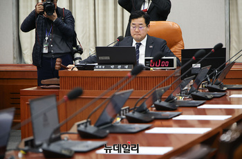 [포토] 긴급현안질의 의결하는 국회 운영위