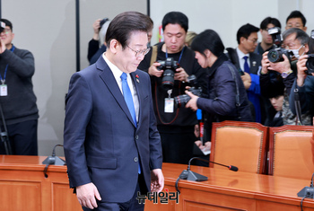 [포토] 성명 발표 마친 이재명 더불어민주당 대표