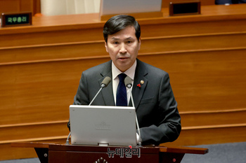 [포토] 드론 관련 답변하는 김선호 국방차관