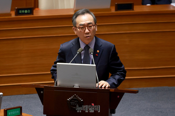 [포토] 국회 본회의서 답변하는 조태열 외교부 장관