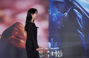 [포토] 검은수녀들, 입장하는 전여빈