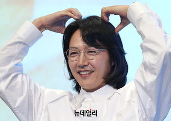 [영상] 나미브 윤상현 '가정주부로 머리 길렀어요'