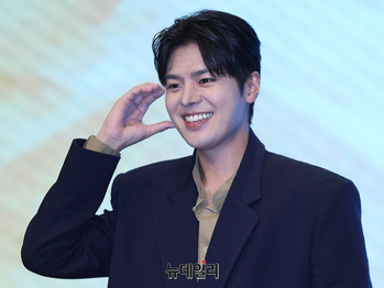 [영상] 드라마 '나미브' 주연 맡은 려운