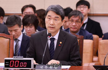 [포토] 법사위 출석한 이주호 부총리 겸 교육부 장관