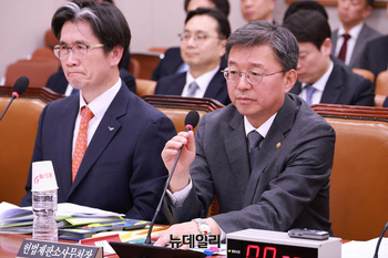 [포토] 법사위 출석한 김정원 헌법재판소 사무처장