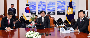 [포토] 환담 나누는 우원식·권성동·박찬대