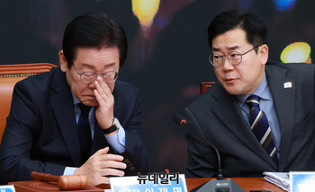 [포토] 대화 나누는 이재명 대표와 박찬대 원내대표