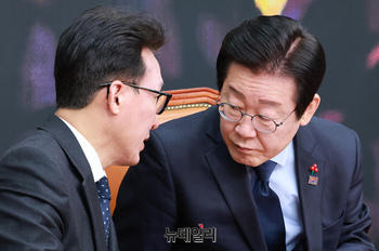 [포토] 최고위서 대화 나누는 이재명·김민석