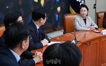 [포토] 환담 나누는 이재명·김선민