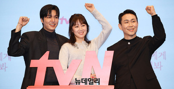 [포토] 별들에게물어봐 이민호-공효진-오정세 '우주인 삼인방'