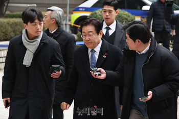 [포토] 공판 출석하는 이재명 민주당 대표