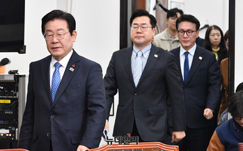 [포토] 최고위 참석하는 민주당 지도부