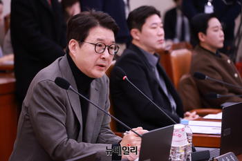 [포토] 문체위서 발언하는 신동욱 국민의힘 의원