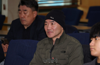 [포토] 서해 공무원 피살사건 피해자 친형 행동하는자유시민 자유시민상 수상