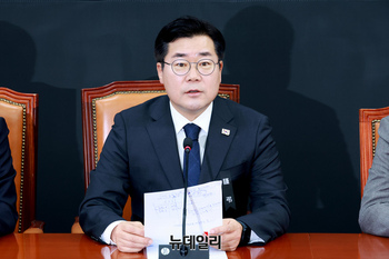 [포토] 정책조정회의서 발언하는 박찬대 민주당 원내대표