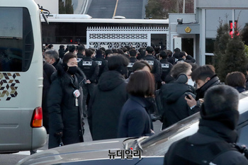 [포토] 공수처 '윤 대통령 체포영장 집행 시작'