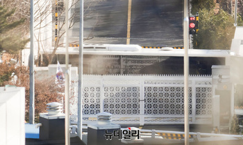 [포토] 굳게 잠긴 尹 관저 입구
