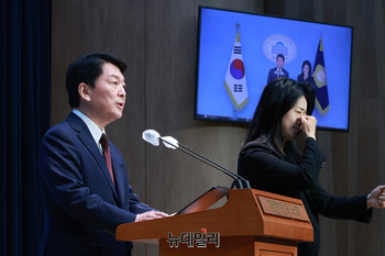 [포토] 안철수 "尹 탄핵소추안 원안대로 제출해야"