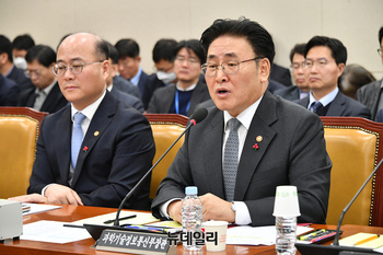 [포토] 국회 출석한 유상임 과학기술정보통신부 장관