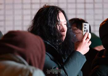 [포토] 윤 대통령 사수대회 참석한 멸공반점 사장