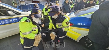 대통령실 침입 대진연 영장 기각·안희정 '미투' 무죄 … '사법의 정치화' 키우는 근거지